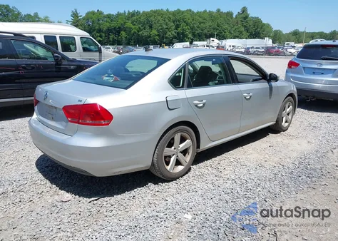 2013 Volkswagen Passat 2.5L Se из США, поврежденный, VIN 1VWBP7A31DC135866